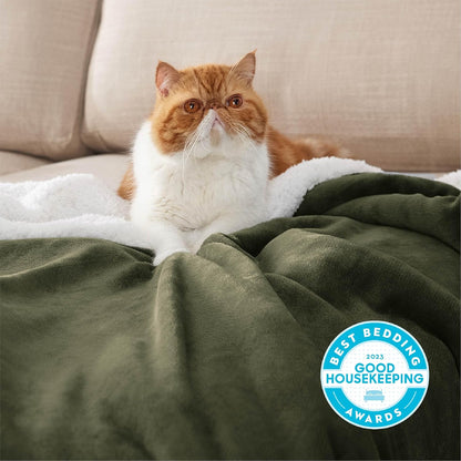 GentleSoft Sherpa Fleece Throw Blanket Twin Size for Couch - Thick and Warm Throw for Women and Men, Soft Fuzzy Plush Blanke for Winter, Grey, 60x80 Inches